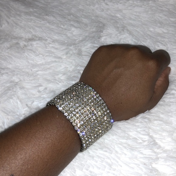 Elegant Bracelet - Picture 7 of 7